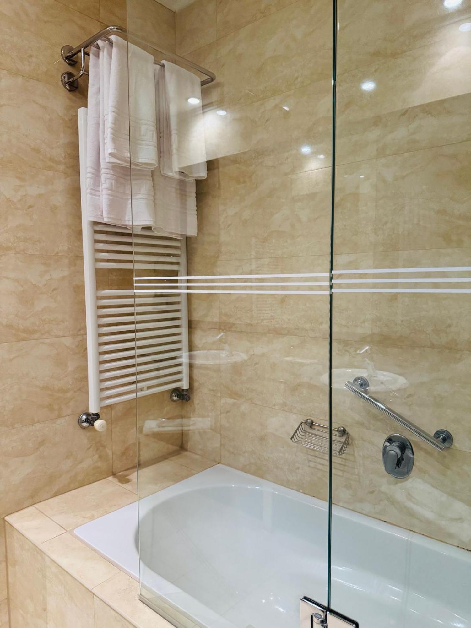 Hotel Rivo تيميشورا المظهر الخارجي الصورة