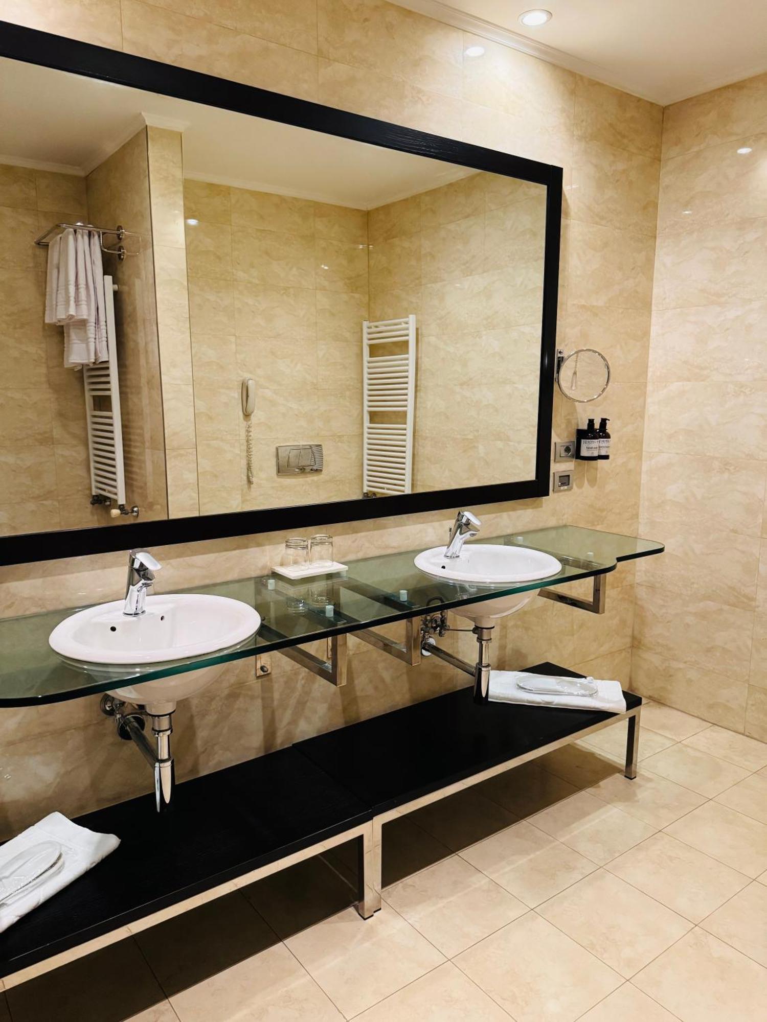 Hotel Rivo تيميشورا المظهر الخارجي الصورة