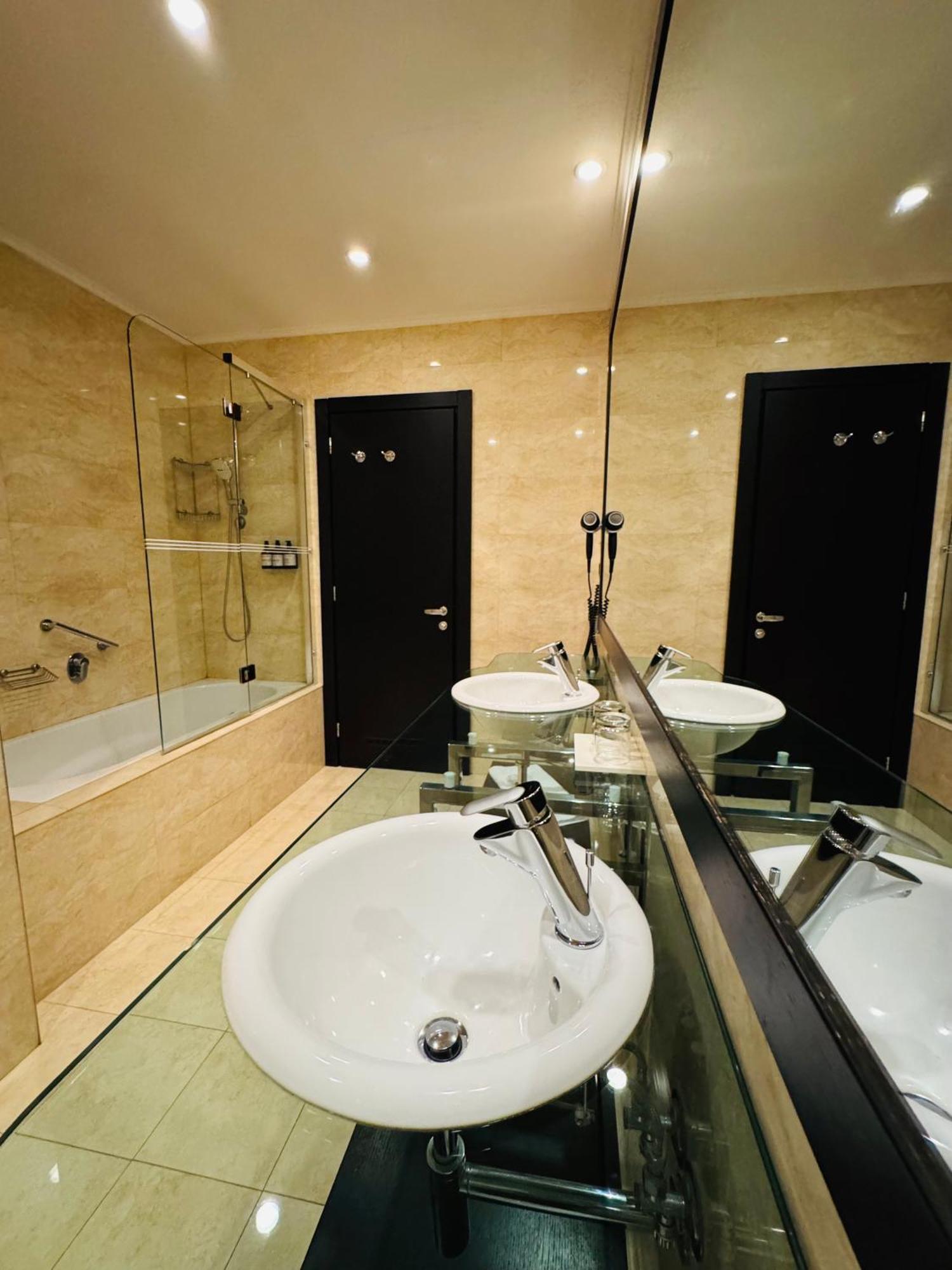 Hotel Rivo تيميشورا المظهر الخارجي الصورة